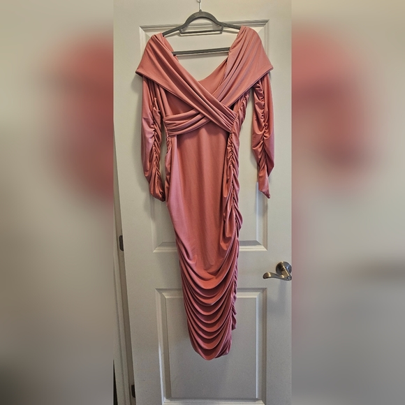 Club L London Blush Pink Maternity Dress - Picture 6 of 6